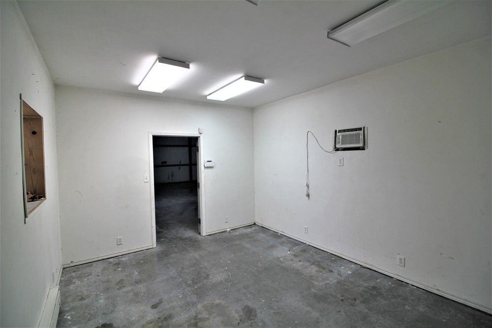 Income Producing Property IH-10 Frontage: 38 FM 289, Comfort, TX 78013